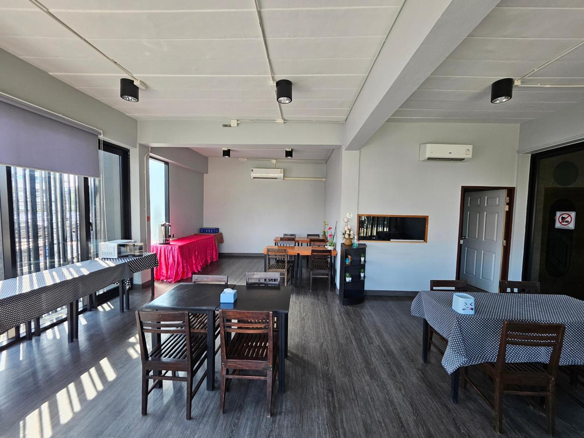 Polkadot Hostel พิษณุโลก ภายนอก รูปภาพ